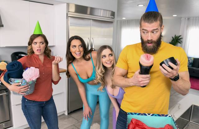 Именины с силиконовой вагиной и групповушка с потаскушками